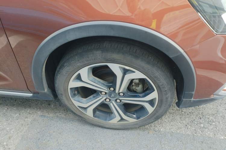 Used Ford Focus 2021 EcoBoost 180 Automatic Hunter Edition Right Front Wheel Hub