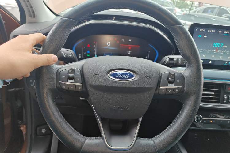 Used Ford Focus 2021 EcoBoost 180 Automatic Hunter Edition Steering Wheel