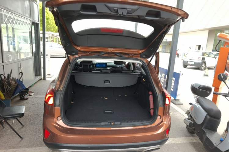 Used Ford Focus 2021 EcoBoost 180 Automatic Hunter Edition Trunk