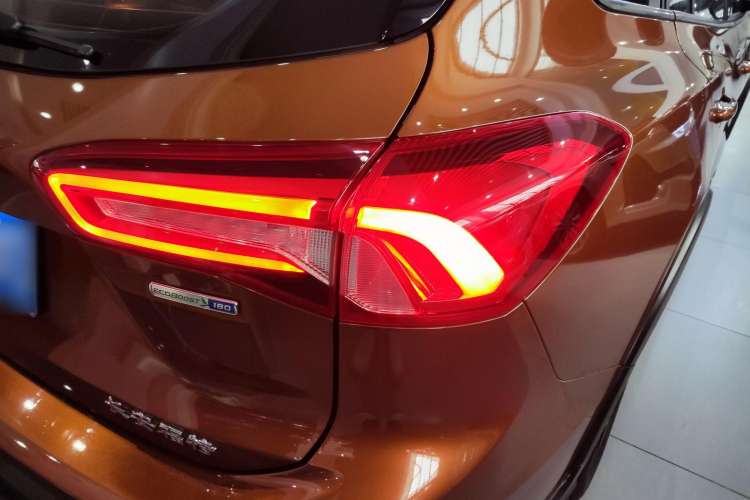 Used Ford Focus 2021 EcoBoost 180 Automatic Hunter Edition Exterior 4