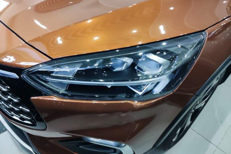 Used Ford Focus 2021 EcoBoost 180 Automatic Hunter Edition Exterior 6