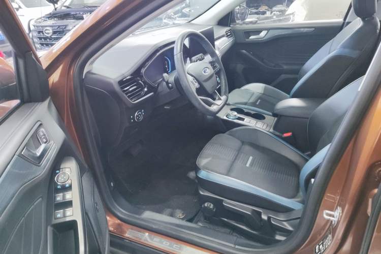 Used Ford Focus 2021 EcoBoost 180 Automatic Hunter Edition Interior 3