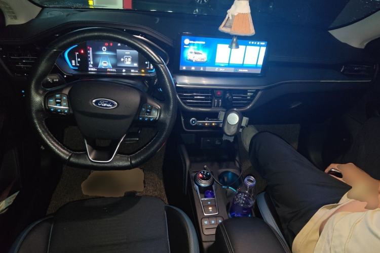 Used Ford Focus 2021 EcoBoost 180 Automatic Hunter Edition Center Console