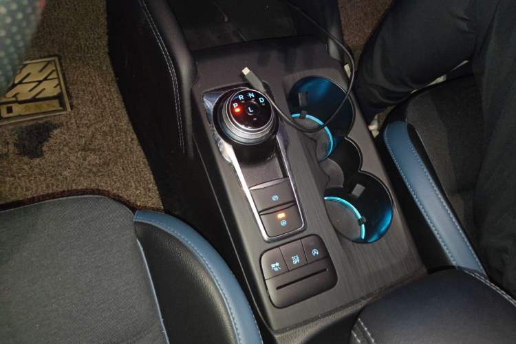 Used Ford Focus 2021 EcoBoost 180 Automatic Hunter Edition Gear Lever