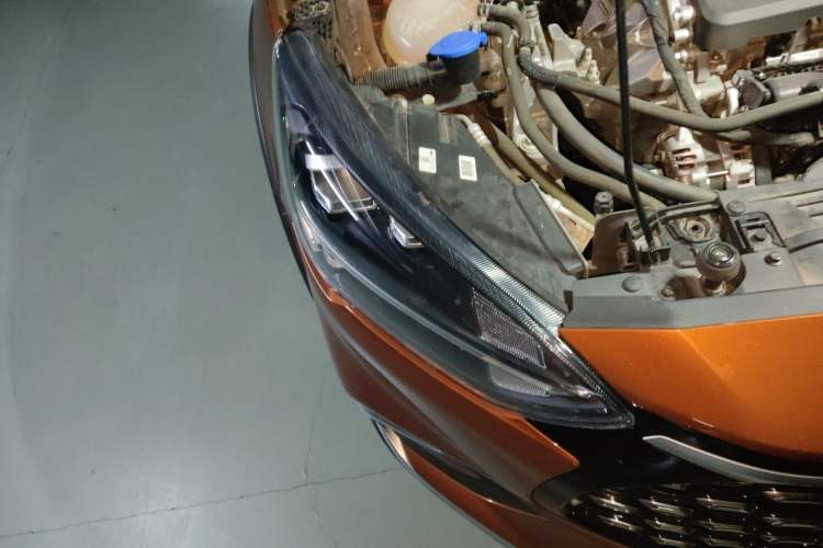 Used Ford Focus 2021 EcoBoost 180 Automatic Hunter Edition Right Front Headlight