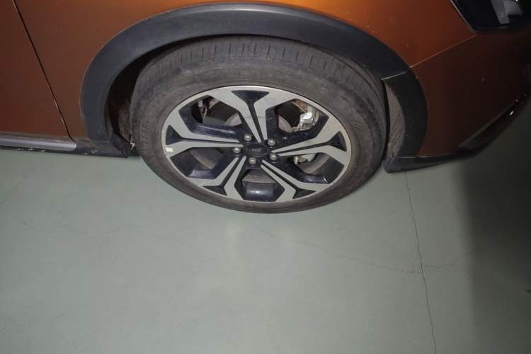 Used Ford Focus 2021 EcoBoost 180 Automatic Hunter Edition Right Front Wheel Hub