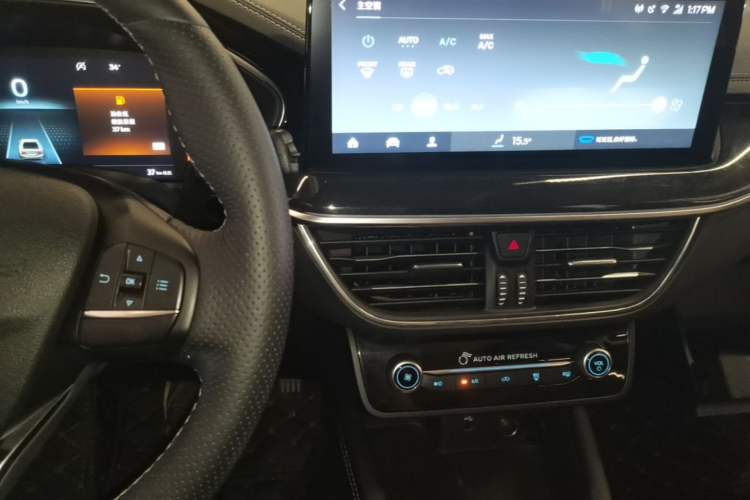 Used Ford Focus 2021 Hatchback EcoBoost 180 Automatic Titanium Edition Audio And AC Panel