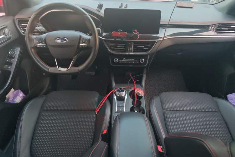 Used Ford Focus 2021 Sedan EcoBoost 180 Automatic ST Line Center Console