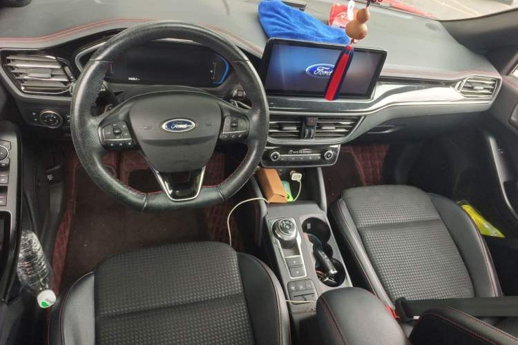 Used Ford Focus 2021 Hatchback EcoBoost 180 Automatic ST Line Center Console