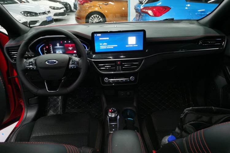 Used Ford Focus 2021 Hatchback EcoBoost 180 Automatic ST Line Center Console
