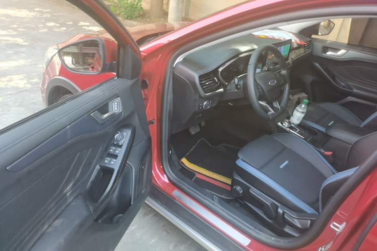 Used Ford Focus 2021 EcoBoost 180 Automatic Hunter Edition Driver Seat