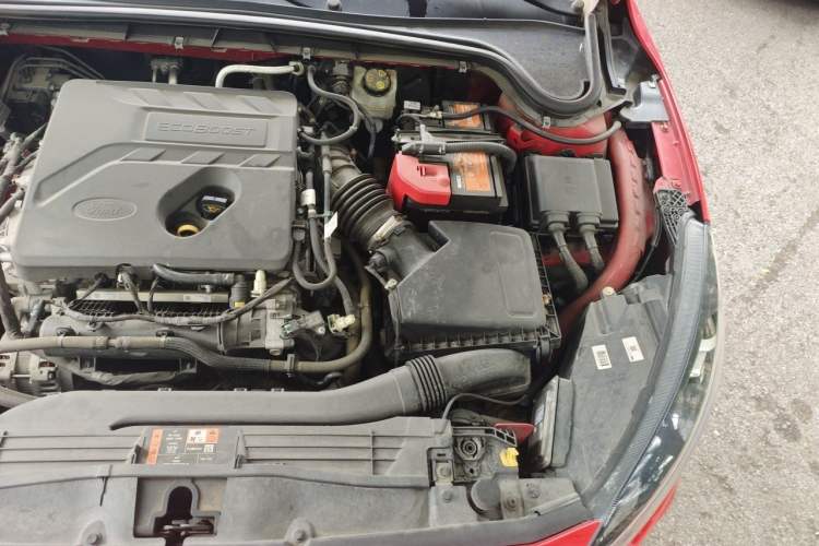 Used Ford Focus 2021 Hatchback EcoBoost 180 Automatic ST Line Engine Bay Left