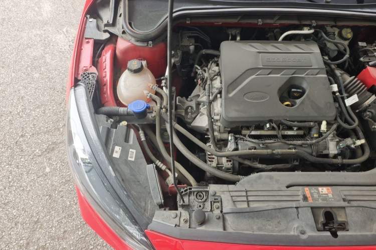 Used Ford Focus 2021 Hatchback EcoBoost 180 Automatic ST Line Engine Bay Right