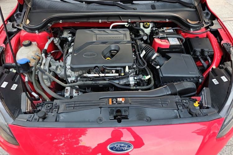 Used Ford Focus 2021 Hatchback EcoBoost 180 Automatic ST Line Engine Bay