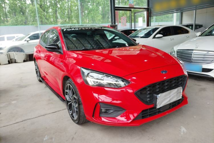 Used Ford Focus 2021 Hatchback EcoBoost 180 Automatic ST Line Front Right 45 Deg
