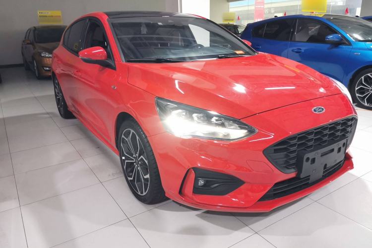 Used Ford Focus 2021 Hatchback EcoBoost 180 Automatic ST Line Front Right 45 Deg