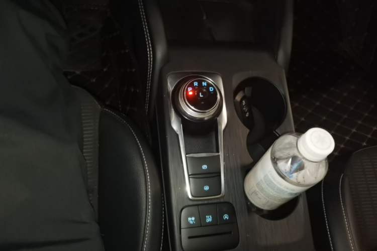 Used Ford Focus 2021 Hatchback EcoBoost 180 Automatic Titanium Edition Gear Lever