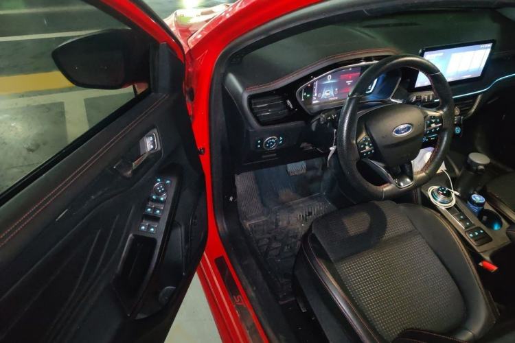Used Ford Focus 2021 Hatchback EcoBoost 180 Automatic ST Line Interior 3