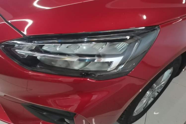 Used Ford Focus 2021 Hatchback EcoBoost 180 Automatic Titanium Edition Left Front Headlight