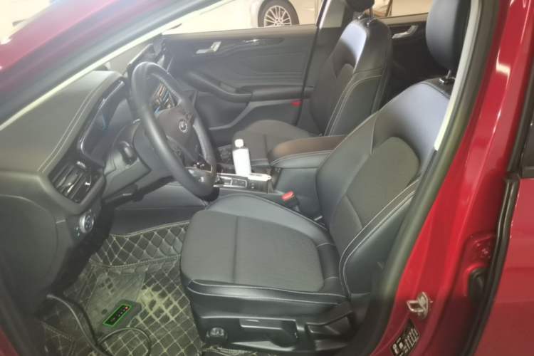 Used Ford Focus 2021 Hatchback EcoBoost 180 Automatic Titanium Edition Left Front Seat