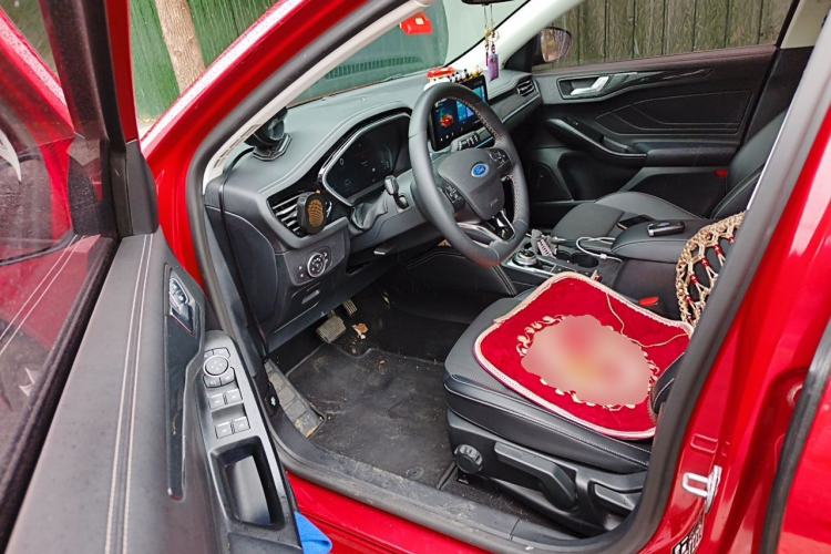 Used Ford Focus 2021 Hatchback EcoBoost 180 Automatic Titanium Edition Left Front Seat