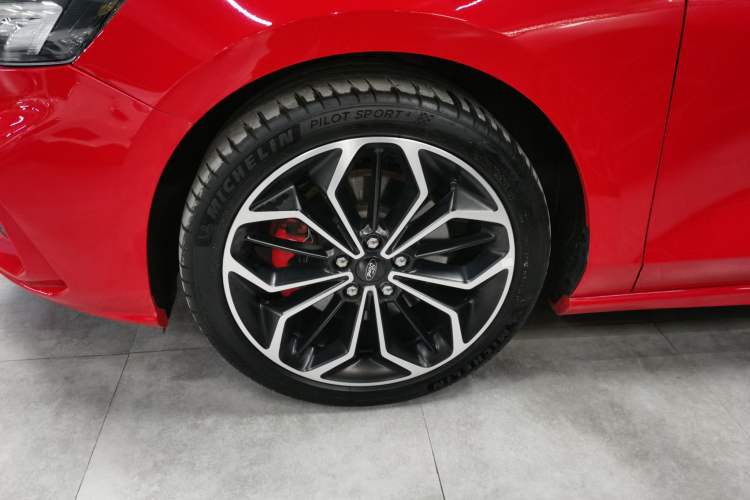Used Ford Focus 2021 Hatchback EcoBoost 180 Automatic ST Line Left Front Wheel Hub