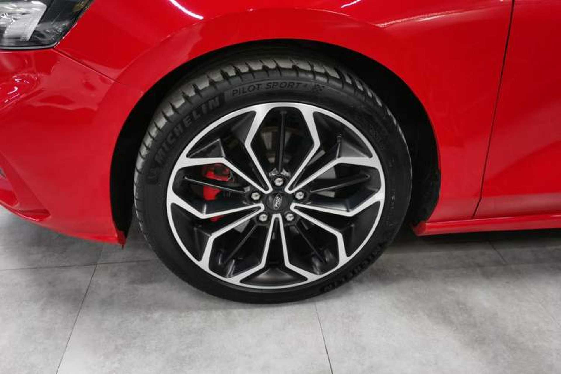 Used Ford Focus 2021 Hatchback EcoBoost 180 Automatic ST Line Left Front Wheel Hub