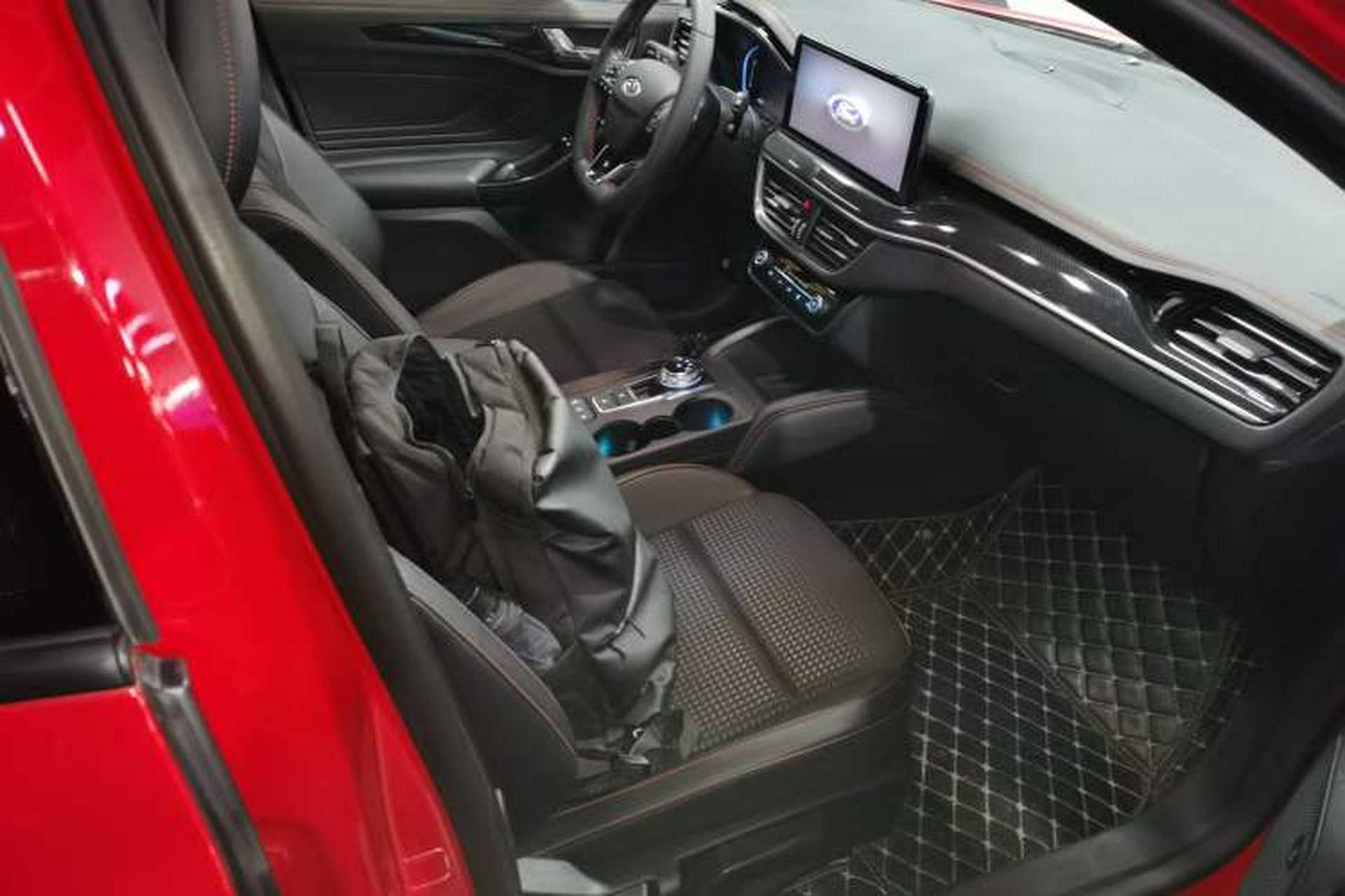 Used Ford Focus 2021 Hatchback EcoBoost 180 Automatic ST Line Right Front Seat