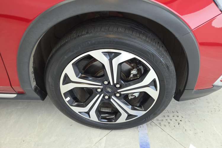 Used Ford Focus 2021 EcoBoost 180 Automatic Hunter Edition Right Front Wheel Hub