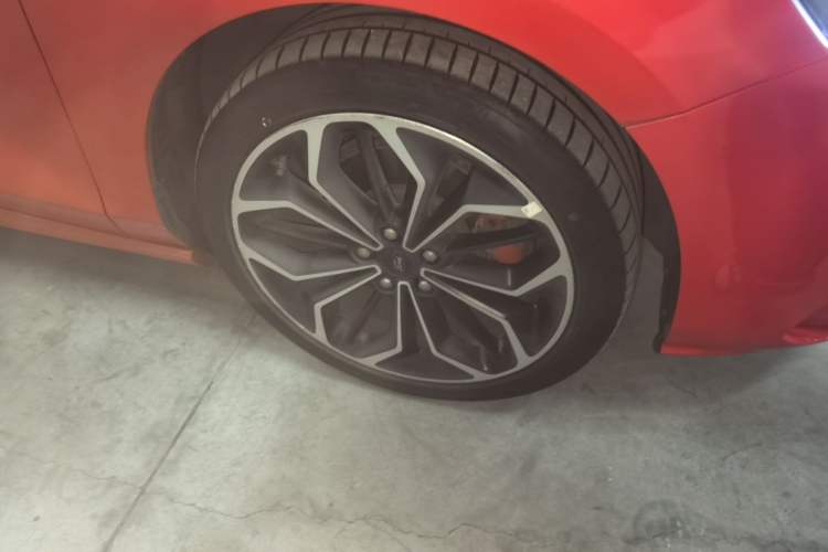 Used Ford Focus 2021 Sedan EcoBoost 180 Automatic ST Line Right Front Wheel Hub
