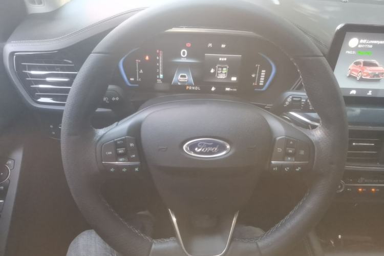 Used Ford Focus 2021 EcoBoost 180 Automatic Hunter Edition Steering Wheel