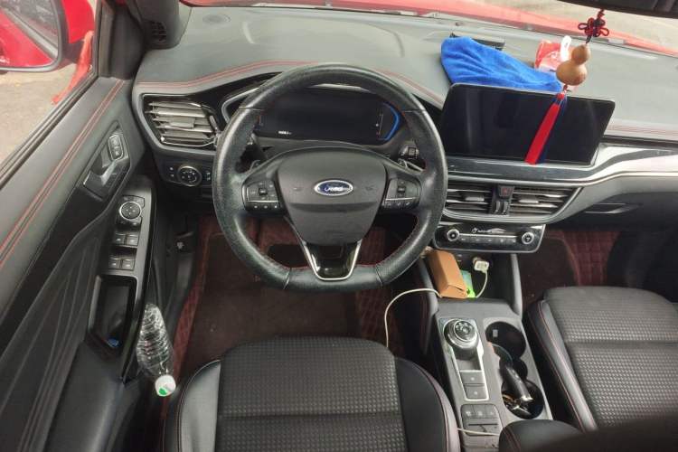 Used Ford Focus 2021 Hatchback EcoBoost 180 Automatic ST Line Steering Wheel