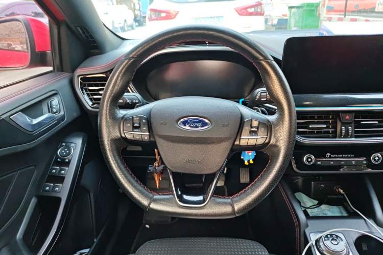 Used Ford Focus 2021 Hatchback EcoBoost 180 Automatic ST Line Steering Wheel