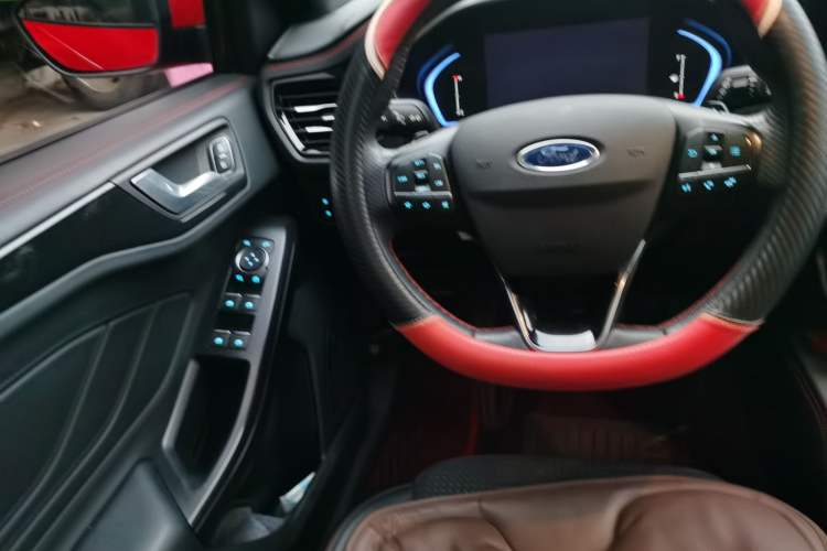 Used Ford Focus 2021 Hatchback EcoBoost 180 Automatic ST Line Steering Wheel