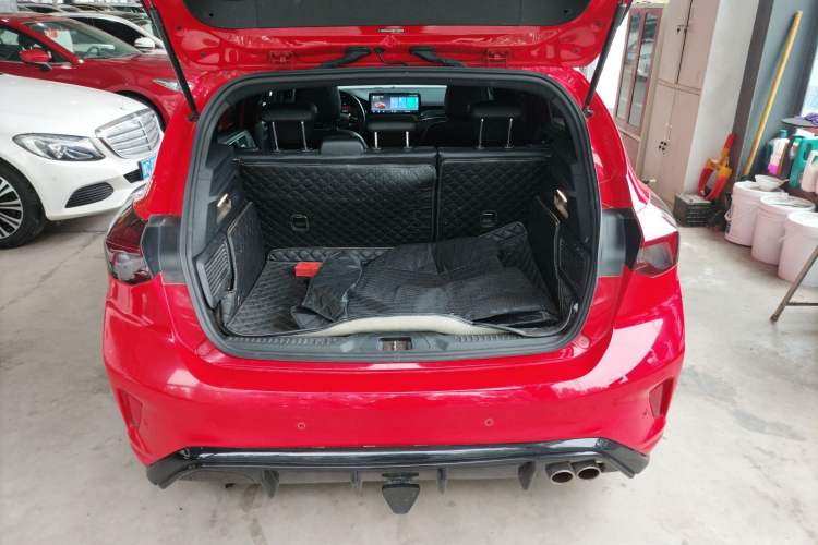 Used Ford Focus 2021 Hatchback EcoBoost 180 Automatic ST Line Trunk