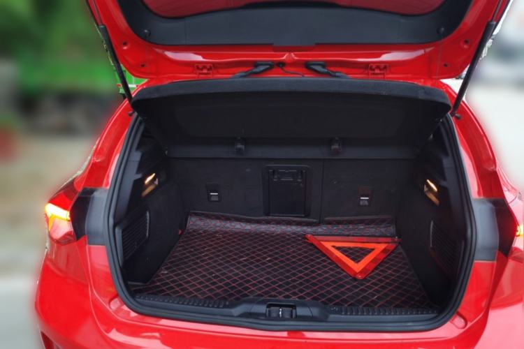 Used Ford Focus 2021 Hatchback EcoBoost 180 Automatic ST Line Trunk