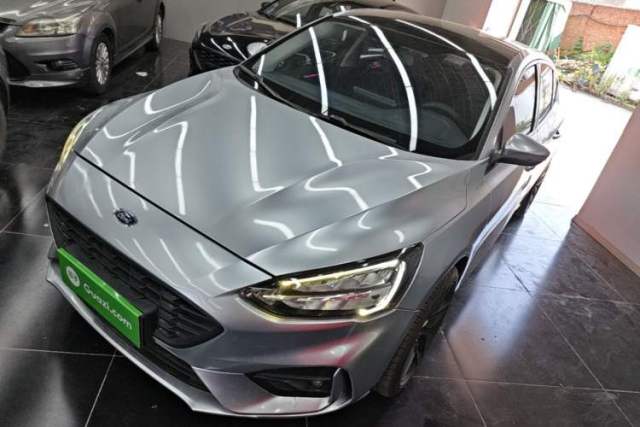 Używany Ford Focus 2021 Hatchback EcoBoost 180 Automatic Titanium Edition
