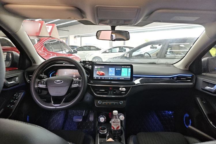 Used Ford Focus 2021 Hatchback EcoBoost 180 Automatic Titanium Edition Center Console