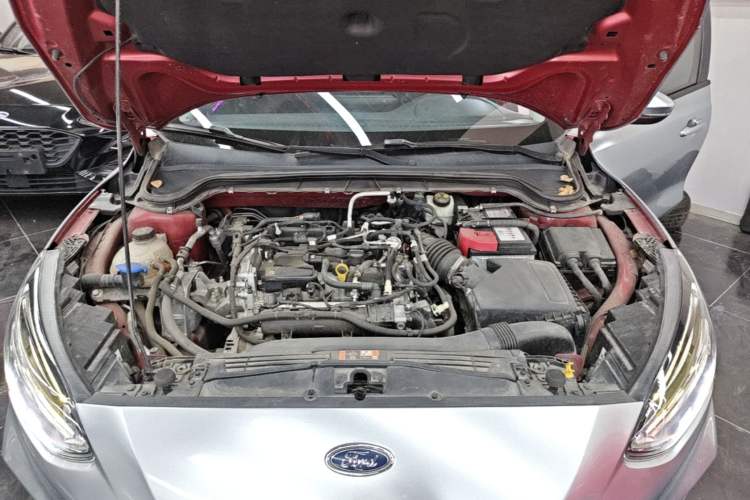 Used Ford Focus 2021 Hatchback EcoBoost 180 Automatic Titanium Edition Engine Bay