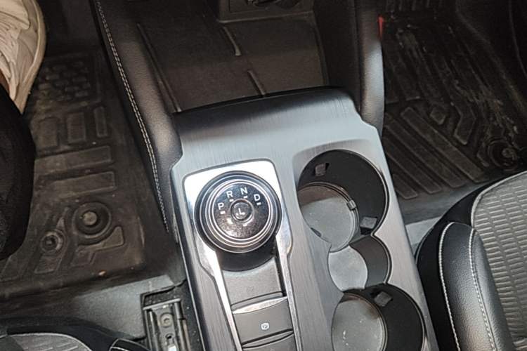 Used Ford Focus 2021 Hatchback EcoBoost 180 Automatic Titanium Edition Gear Lever