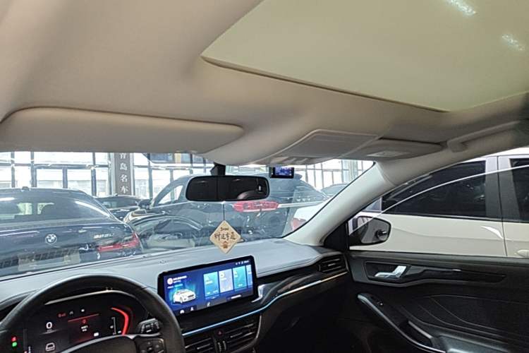 Used Ford Focus 2021 Hatchback EcoBoost 180 Automatic Titanium Edition Headliner