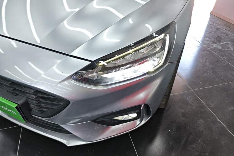 Used Ford Focus 2021 Hatchback EcoBoost 180 Automatic Titanium Edition Left Front Headlight