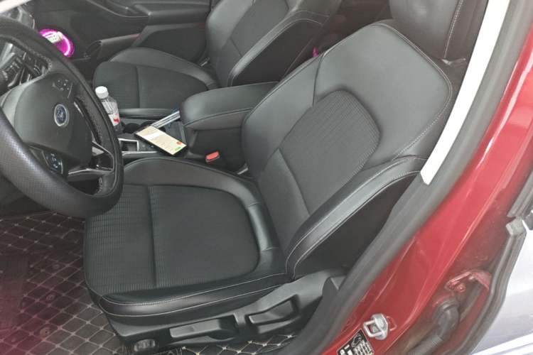 Used Ford Focus 2021 Hatchback EcoBoost 180 Automatic Titanium Edition Left Front Seat