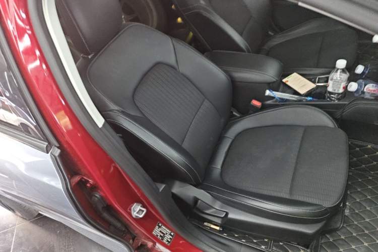 Used Ford Focus 2021 Hatchback EcoBoost 180 Automatic Titanium Edition Right Front Seat