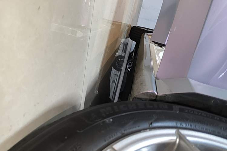 Used Ford Focus 2021 Hatchback EcoBoost 180 Automatic Titanium Edition Right Side Sill