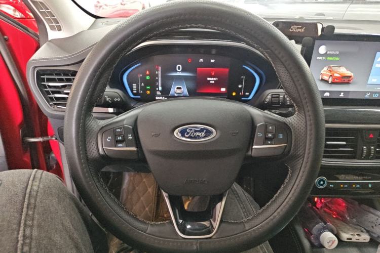 Used Ford Focus 2021 Hatchback EcoBoost 180 Automatic Titanium Edition Steering Wheel