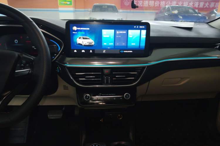 Used Ford Focus 2021 Sedan EcoBoost 180 Automatic Trendy Model Audio And AC Panel