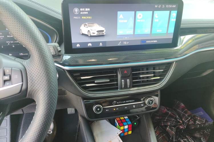 Used Ford Focus 2021 Hatchback EcoBoost 180 Automatic Titanium Edition Audio And AC Panel
