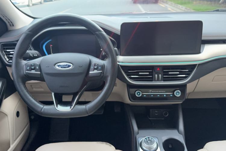 Used Ford Focus 2021 Sedan EcoBoost 180 Automatic Trendy Model Audio And AC Panel