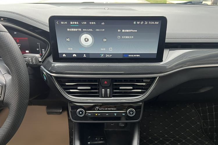 Used Ford Focus 2021 Hatchback EcoBoost 180 Automatic Titanium Edition Audio And AC Panel